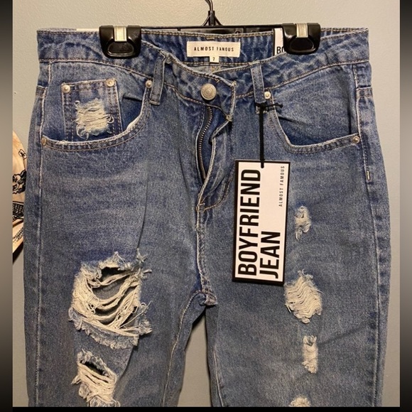 Medium Wash High Rise Size 7 Ripped Raw Edge Hem Cropped Jeans - Picture 6 of 7